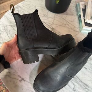 Dr. Martens Rometty leather Chelsea boot faux fur lined